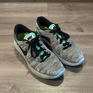 Nike men’s Lunarepic Flyknit running shoes. Size 10